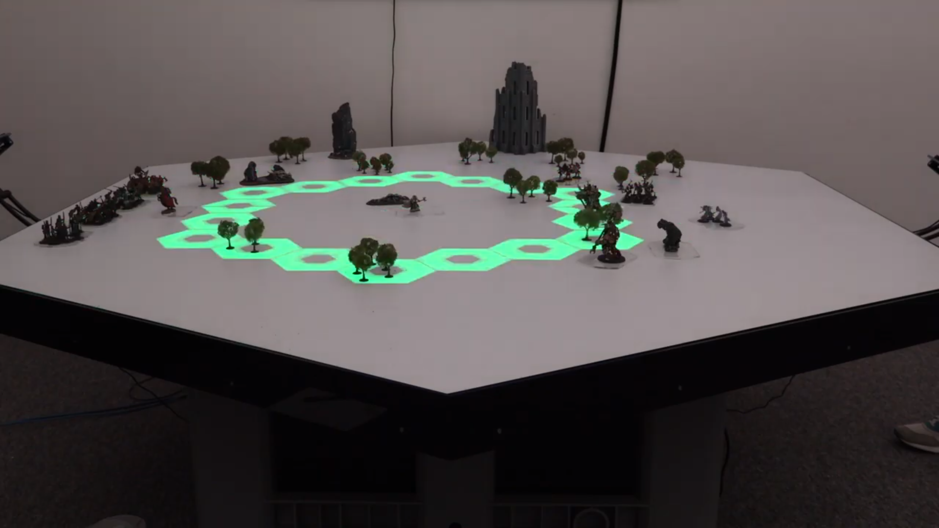 This smart wargaming table wants to do all the complex thinking for you